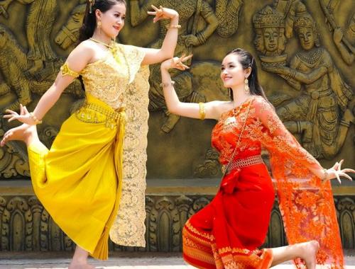 Join the Mekong Delta Dolta Festival tour, experience the rich culture of Ethnic group, stay in Cao Lanh, a peaceful lowland town in the Mekong Delta.  explore a former Viet Cong base hidden in the forest