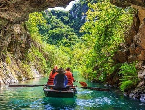 Cycling to explore Northern Vietnam Heritage sites, Mai Chau, Pu Luong, Minh Binh, ad Ha Long Bay
