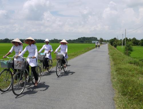 Cycling Saigon to Chau Doc, take a speed boat to Phnom Penh