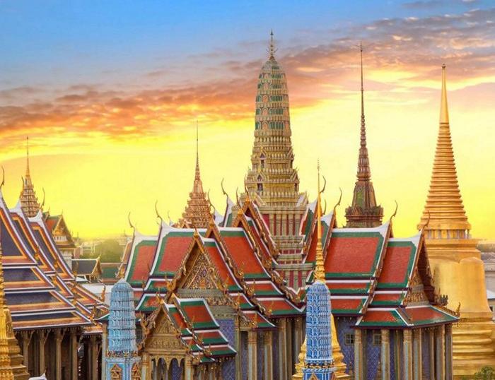 Cycling from Vietnam to Cambodia to Thailand, begins in Ho Chi Minh, and ends in bangkor