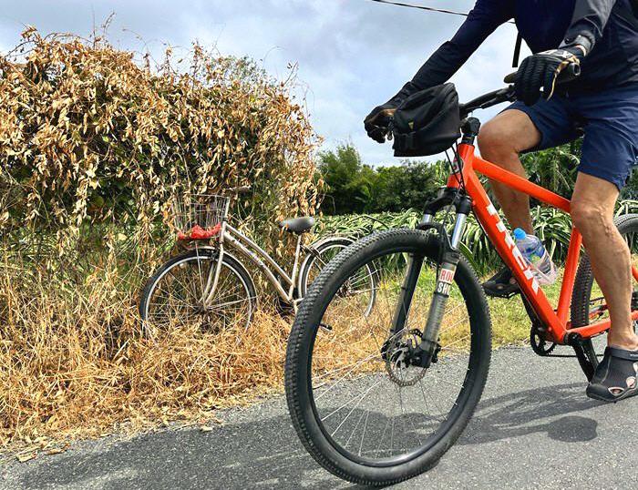 Explore the authenctic countryside of Thanh da Islet bicycle