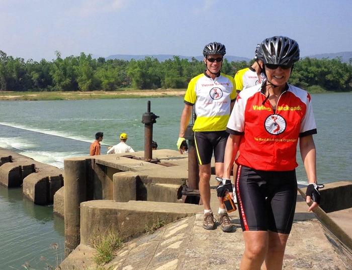 Explore Mekong Delta, cycling Dalat to Nha Trang, rolling on Vietnam coastline to Hoi An, end the trip in Ha Noi