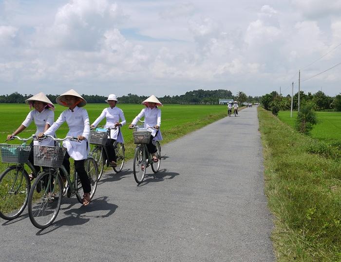 Cycling Saigon to Chau Doc, take a speed boat to Phnom Penh