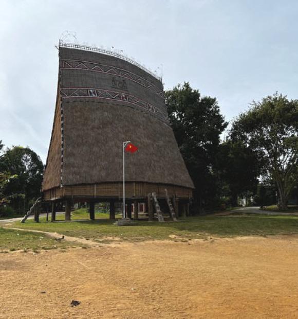 Kon K'Tu is an old village with mountainous beauty. It belongs to Dak Ro Wa Commune, Kon Tum City.