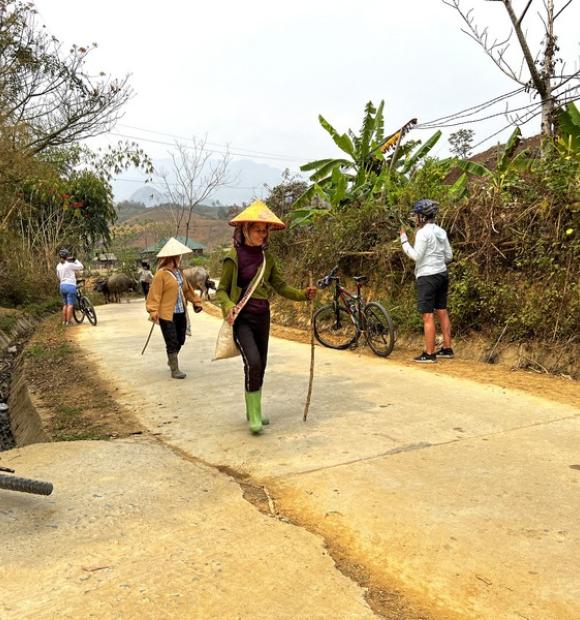 Cycling to Than Uyen, Huynh Nhai, Muong Lay, Sin Ho, and Lai Chau