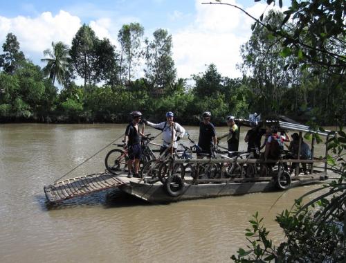 A day trip cycling to Caibe countryside, by ferry boats and by bike
