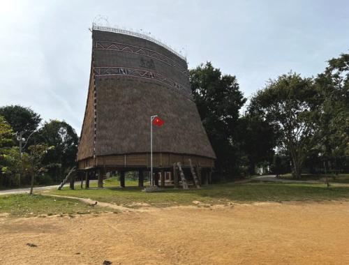 Kon K'Tu is an old village with mountainous beauty. It belongs to Dak Ro Wa Commune, Kon Tum City.
