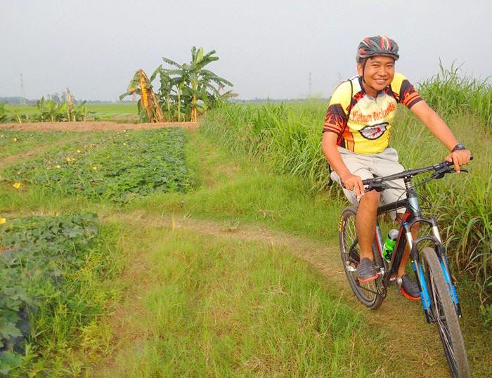 Embark on a Mekong adventure tour—explore stilt houses in Dong Thap, experience Khmer life in Soc Trang, and cycle through Ben Tre.