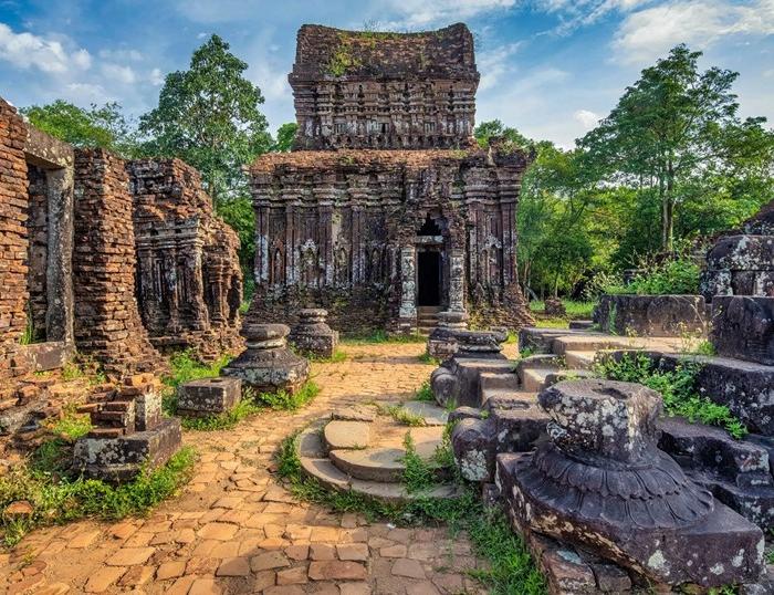 Cycling to My Son Sanctuary, a day biking from Hoi An to My Son Site