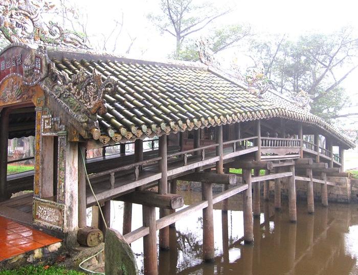 Cycling from Hoi An to Hue, overnight at Lang Co beach, explore Hue countryside