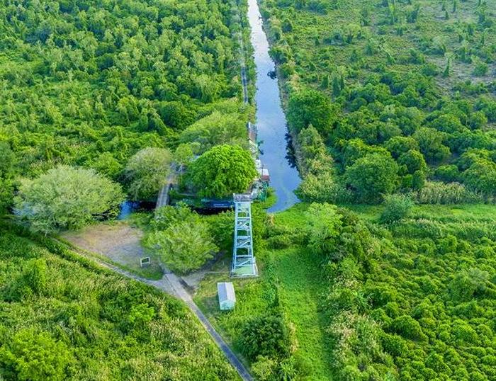 Mekong Adventures, bike trip through Mekong Delta to Ca Mau, Vietnam's southern's pole.