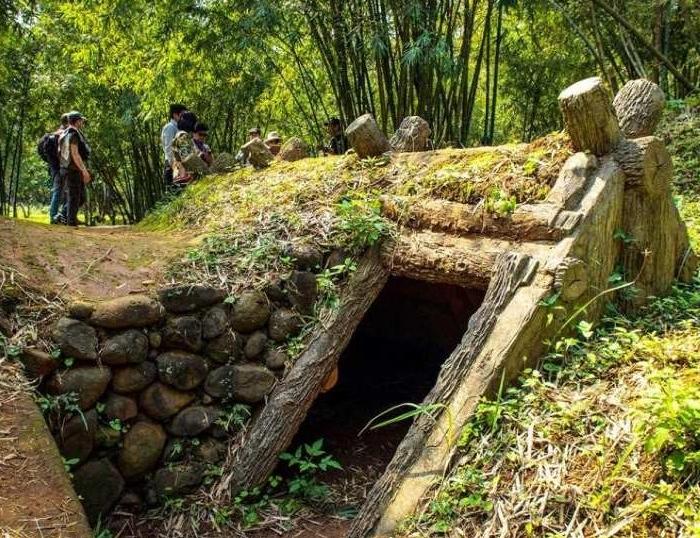 Cycling to Dong Ha, visit Hien Luong Bridge at the 17th parallel, tranquil Ben Hai River
