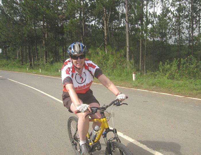 Starts the trip in Hue, then ride to Hoi An, and the following days cycling along the coast to Nha Trang, before conquering Khanh Le Pass to Dalat